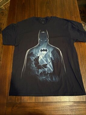 DC Comics Black Batman Shadow Graphic Tee Size L
